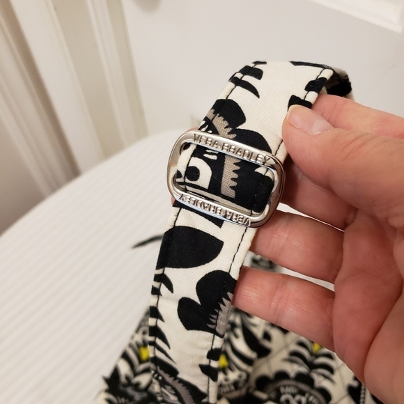 EC Vera Bradley Retired Pattern "Fanfare" Print Hipster, lightweight, preppy - Picture 8 of 10